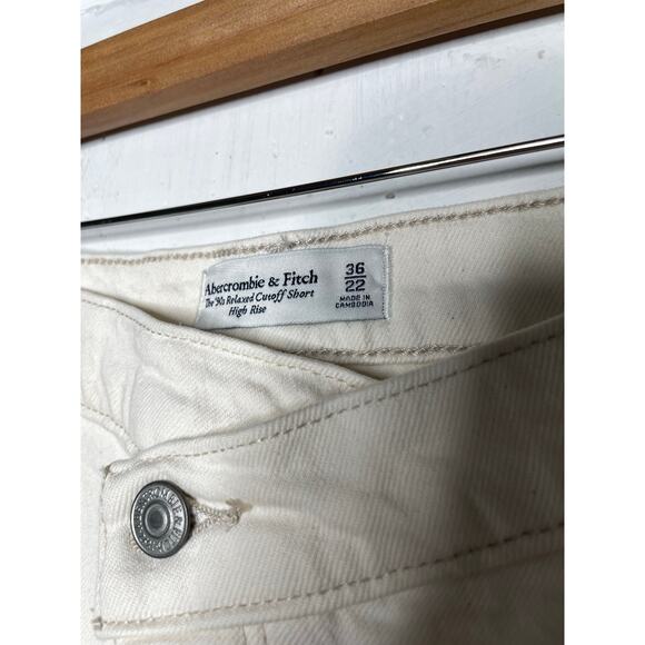 NEW Abercrombie & Fitch Womens 90s Relaxed Cutoff Short High Rise 36/22 - Picture 4 of 7